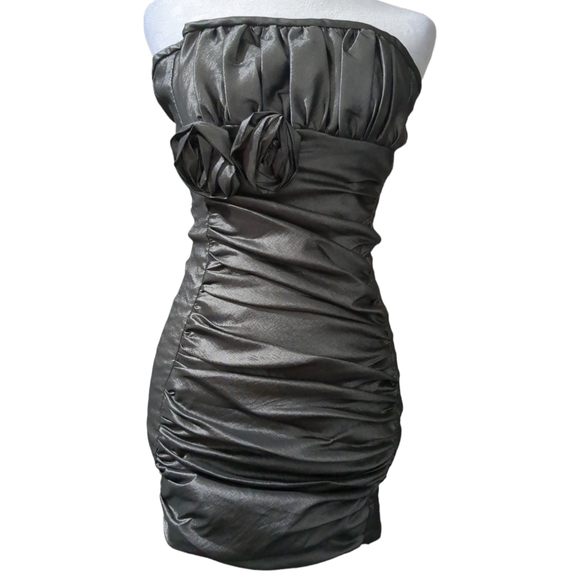 lenovia Dresses & Skirts - Lenovia mini strapless dress size Small color Grey.